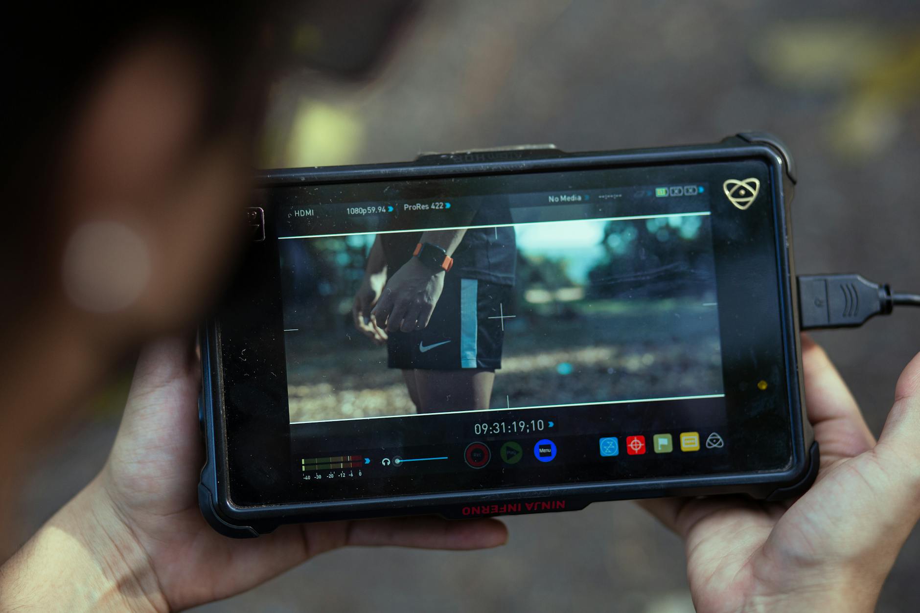 핸드폰 모니터 HDMI 연결하는 방법